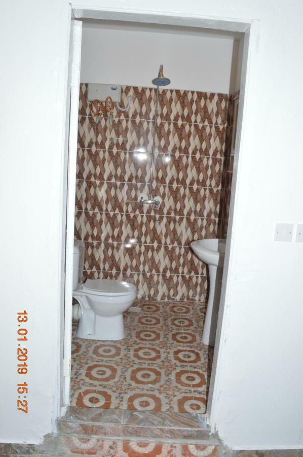 Sukuta Nema Guest House Банжул Екстер'єр фото